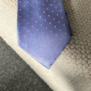 Pale Blue w Tiny Pink Circles